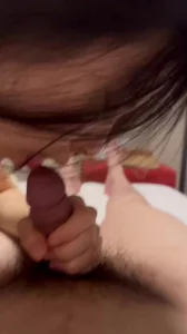 骚逼发烧了非要吃鸡扒上来就是一顿舔拦也拦不住