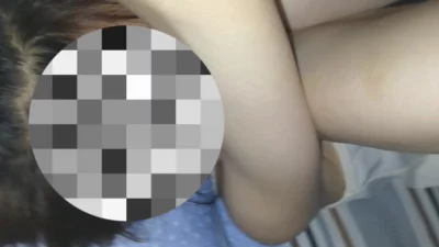 02小姑娘干着干着怎么还哭了