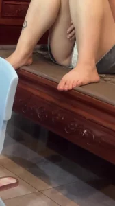 骚妻在勾引我，直接拉到床上干