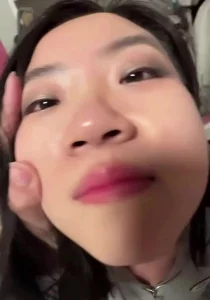 公司前台小美女与同事偷情被调教的眼神迷离骚媚